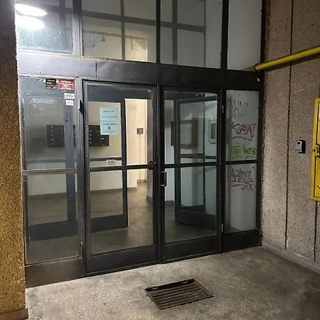 Modern & Cozy In The Heart Of The *