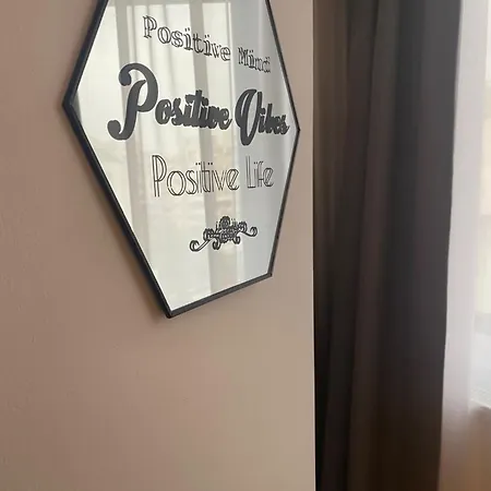 Modern & Cozy In The Heart Of The Apartment *