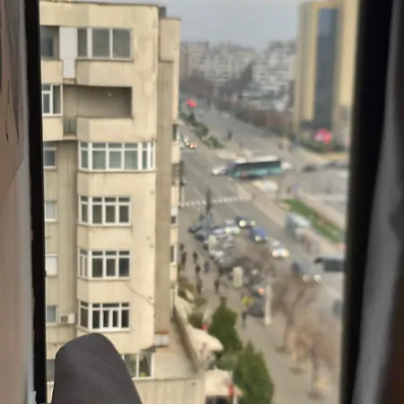 Modern & Cozy In The Heart Of The Apartment