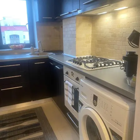 Modern & Cozy In The Heart Of The Apartment *