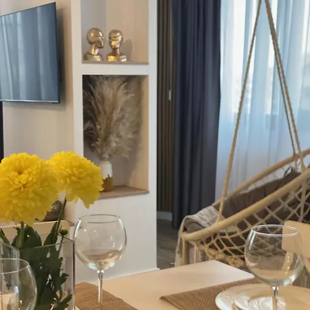 Modern & Cozy In The Heart Of The Apartment