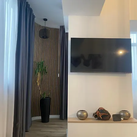 Modern & Cozy In The Heart Of The Apartment