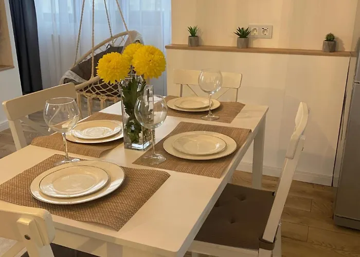 Modern & Cozy In The Heart Of The Κραϊόβα