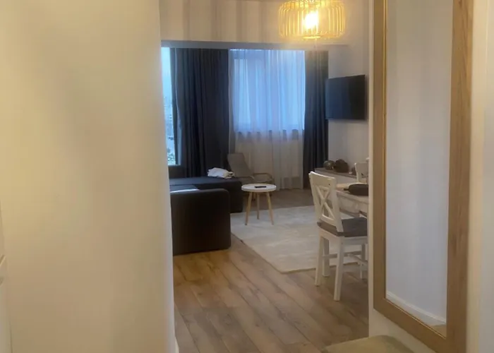 Modern & Cozy In The Heart Of The Κραϊόβα