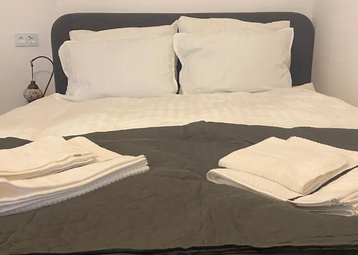 Διαμέρισμα Modern & Cozy In The Heart Of The *