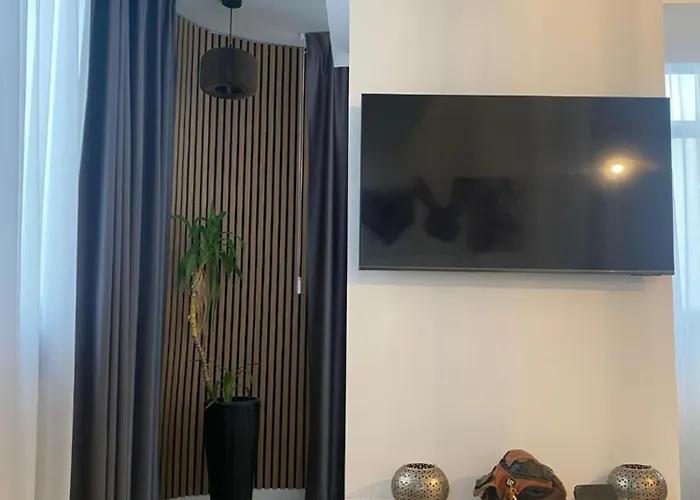 Modern & Cozy In The Heart Of The Διαμέρισμα