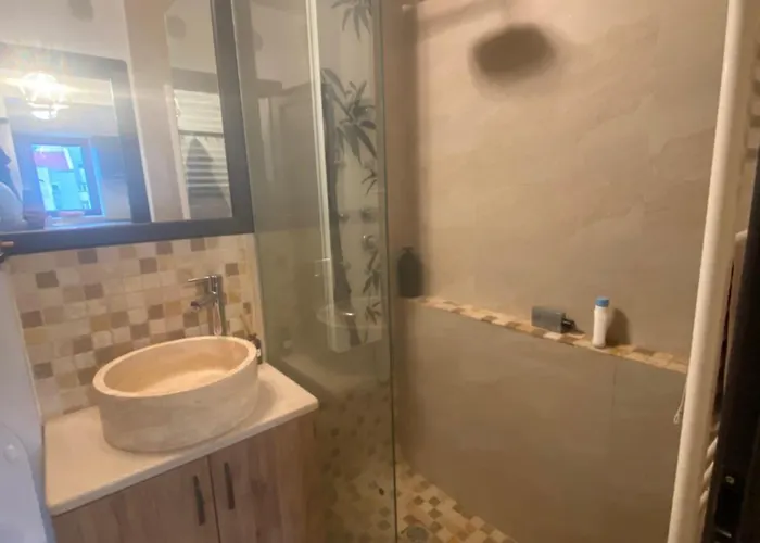 Modern & Cozy In The Heart Of The Διαμέρισμα